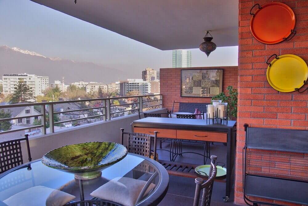 Terraza de departamento de alto nivel con linda vista a la cordillera de los Andes