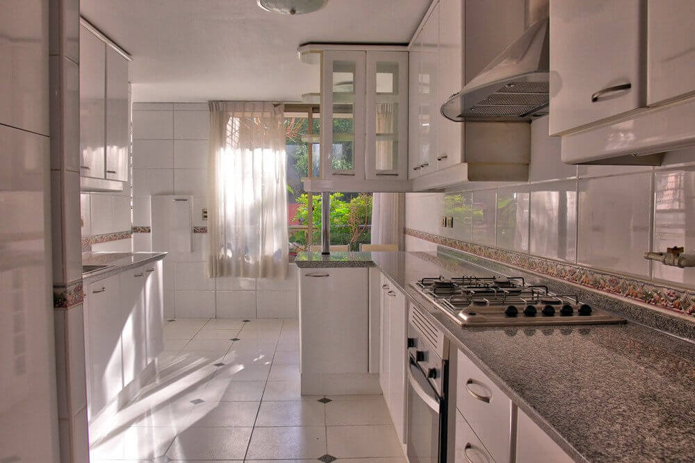 Older kitchen of an apartment in Vitacura