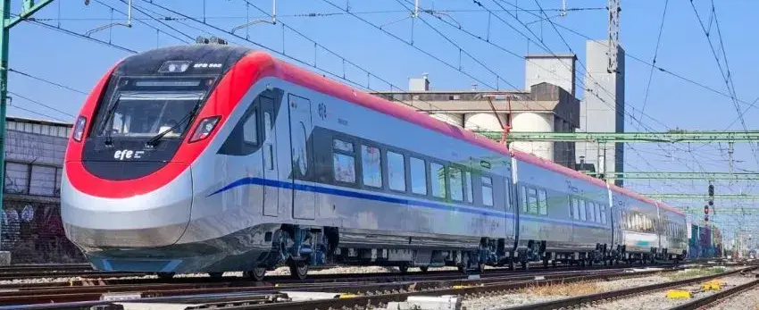 Modern EFE train in Chile